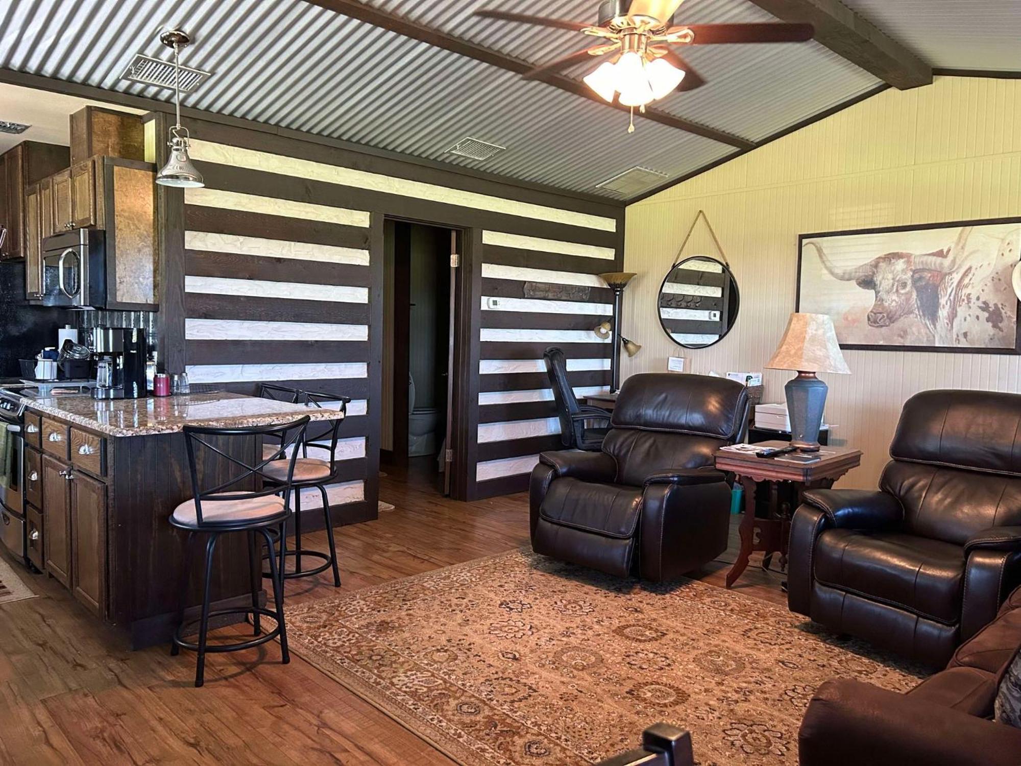 Vineyard Trail Cottages- Adults Only เฟรเดอริกส์เบิร์ก ภายนอก รูปภาพ