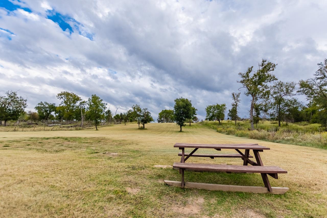 Vineyard Trail Cottages- Adults Only เฟรเดอริกส์เบิร์ก ห้อง รูปภาพ