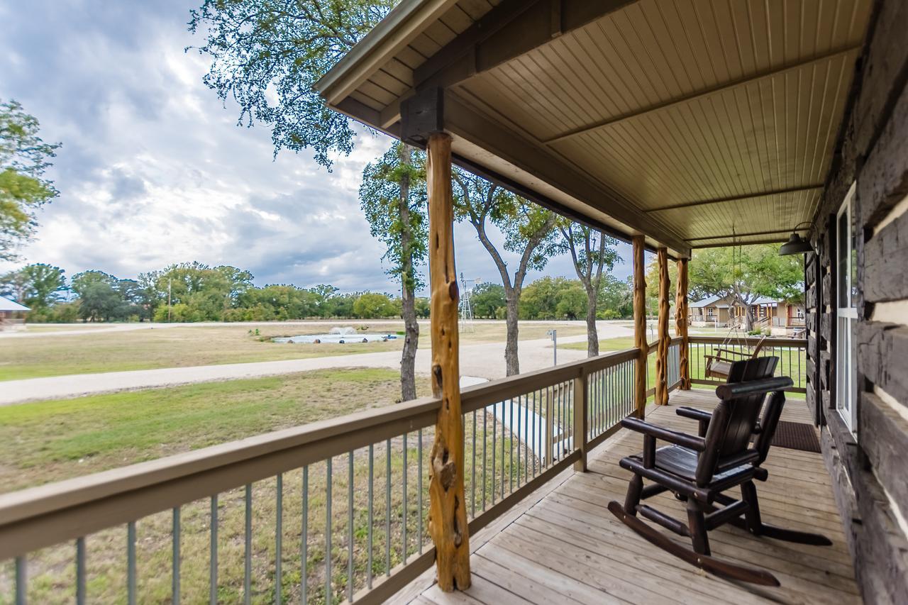 Vineyard Trail Cottages- Adults Only เฟรเดอริกส์เบิร์ก ห้อง รูปภาพ