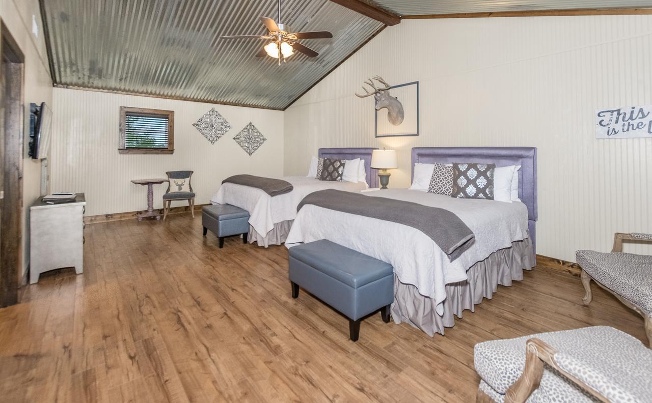 Vineyard Trail Cottages- Adults Only เฟรเดอริกส์เบิร์ก ห้อง รูปภาพ