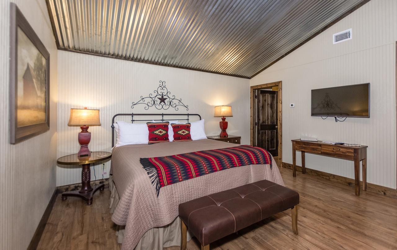 Vineyard Trail Cottages- Adults Only เฟรเดอริกส์เบิร์ก ห้อง รูปภาพ