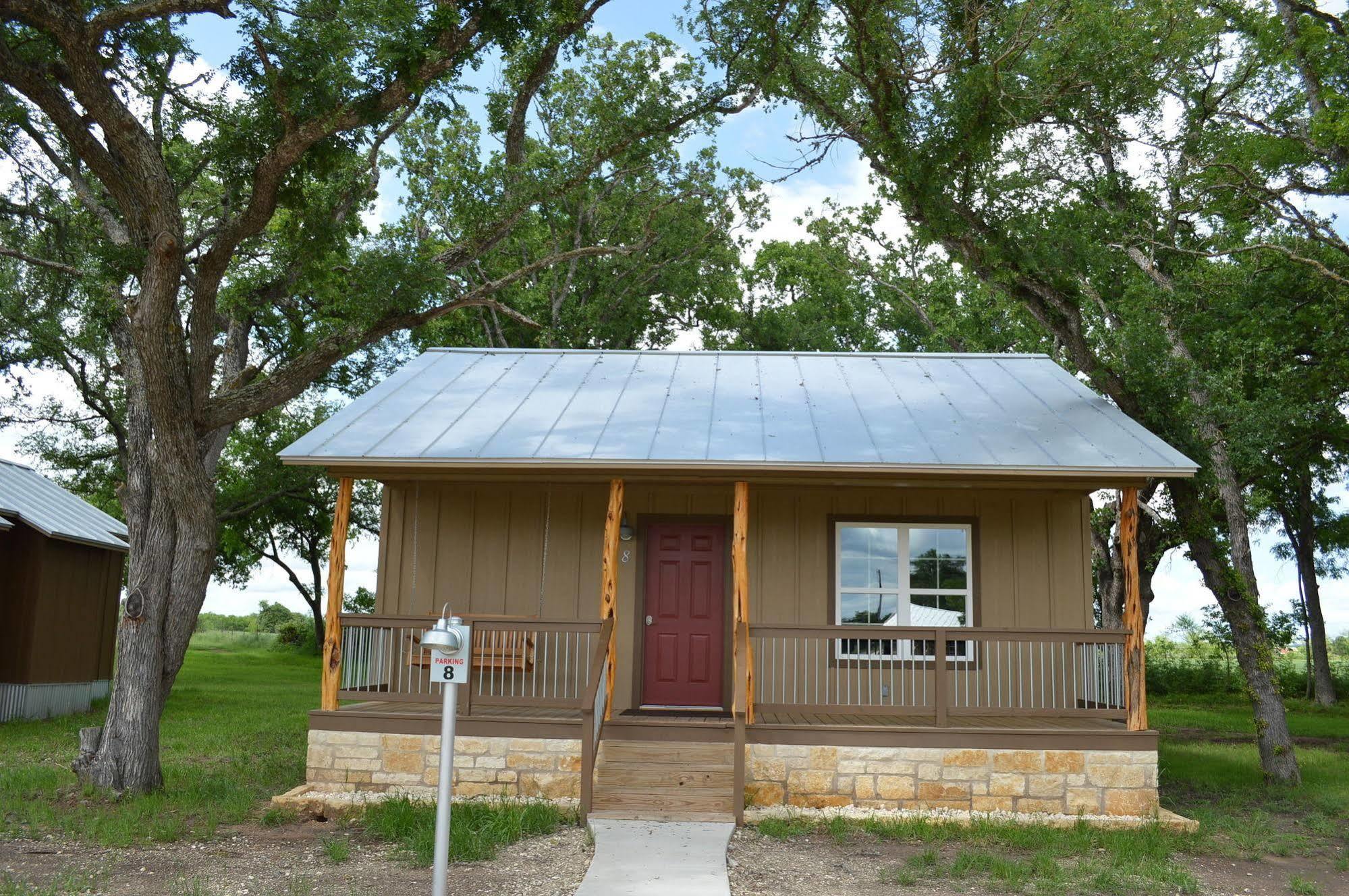 Vineyard Trail Cottages- Adults Only เฟรเดอริกส์เบิร์ก ภายนอก รูปภาพ