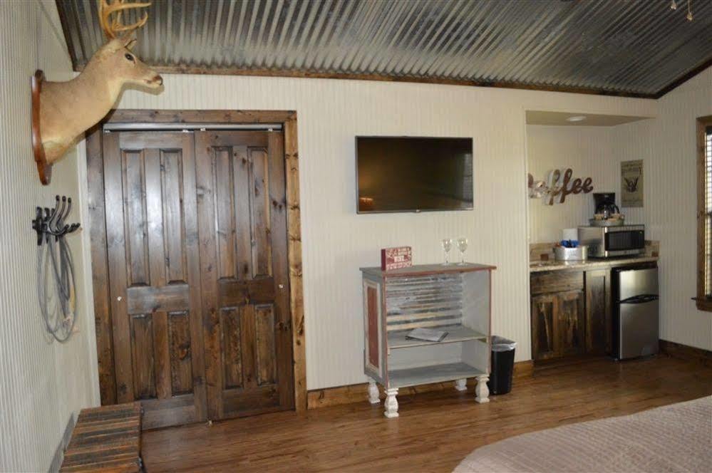 Vineyard Trail Cottages- Adults Only เฟรเดอริกส์เบิร์ก ภายนอก รูปภาพ